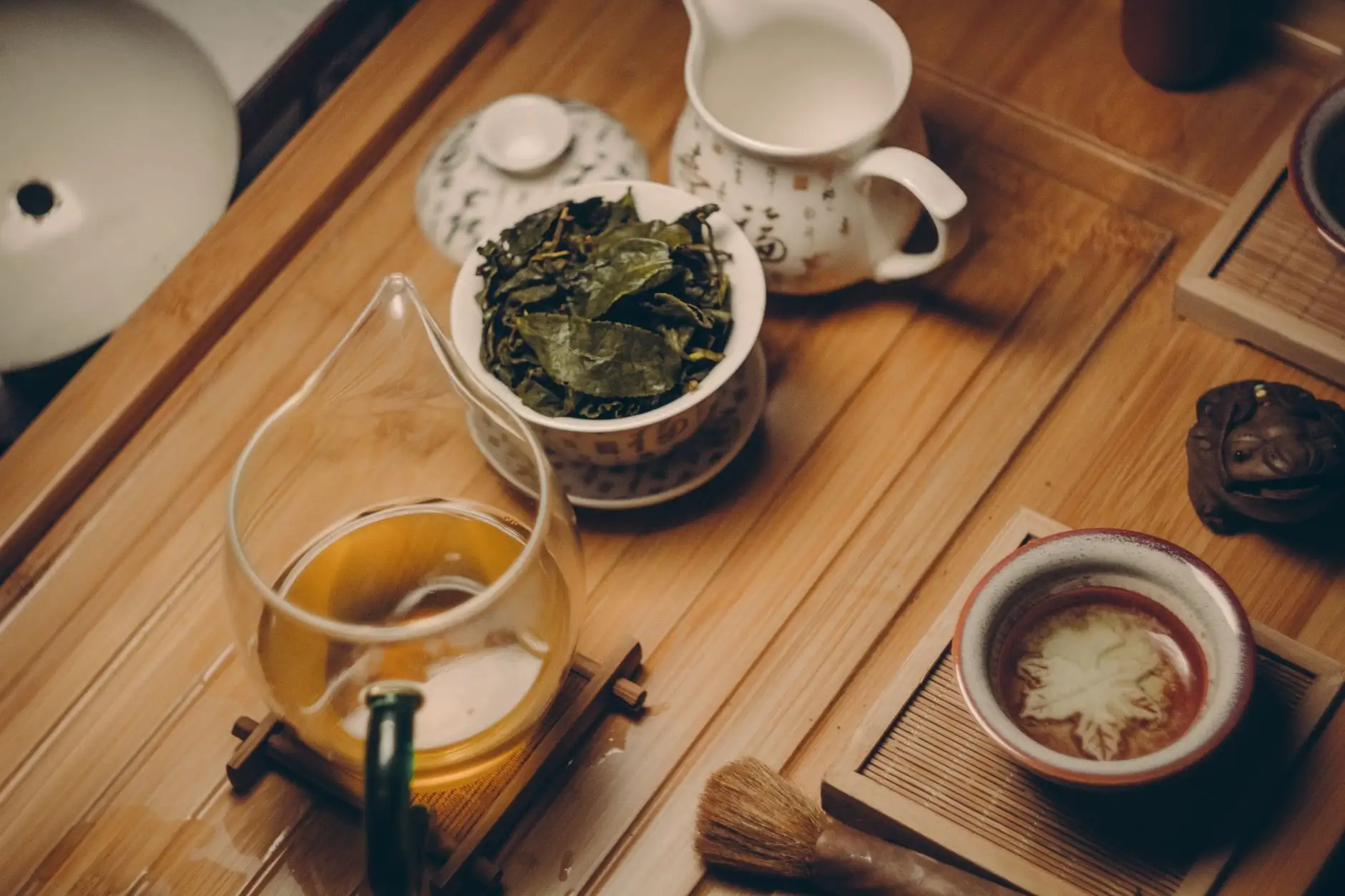 理发店造型设计对比：马克马丁美发沙龙与常规美发服务的差异化优势