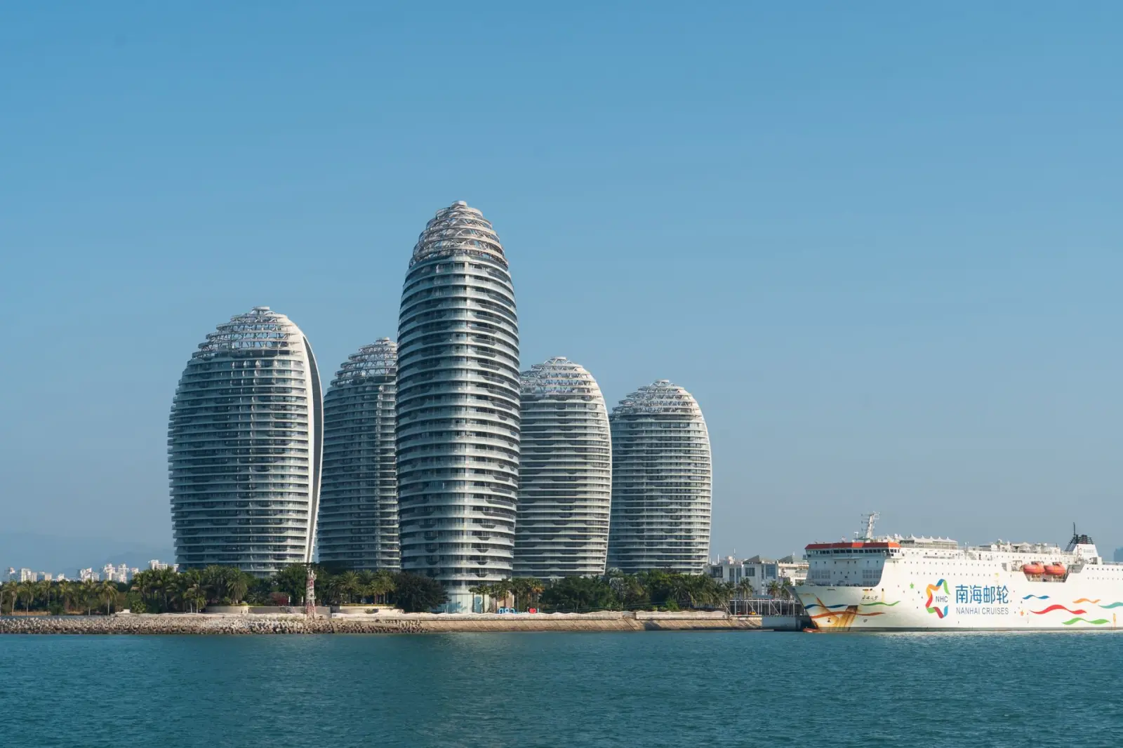 沈阳美发店如何根据脸型选择适合的男士发型设计技巧