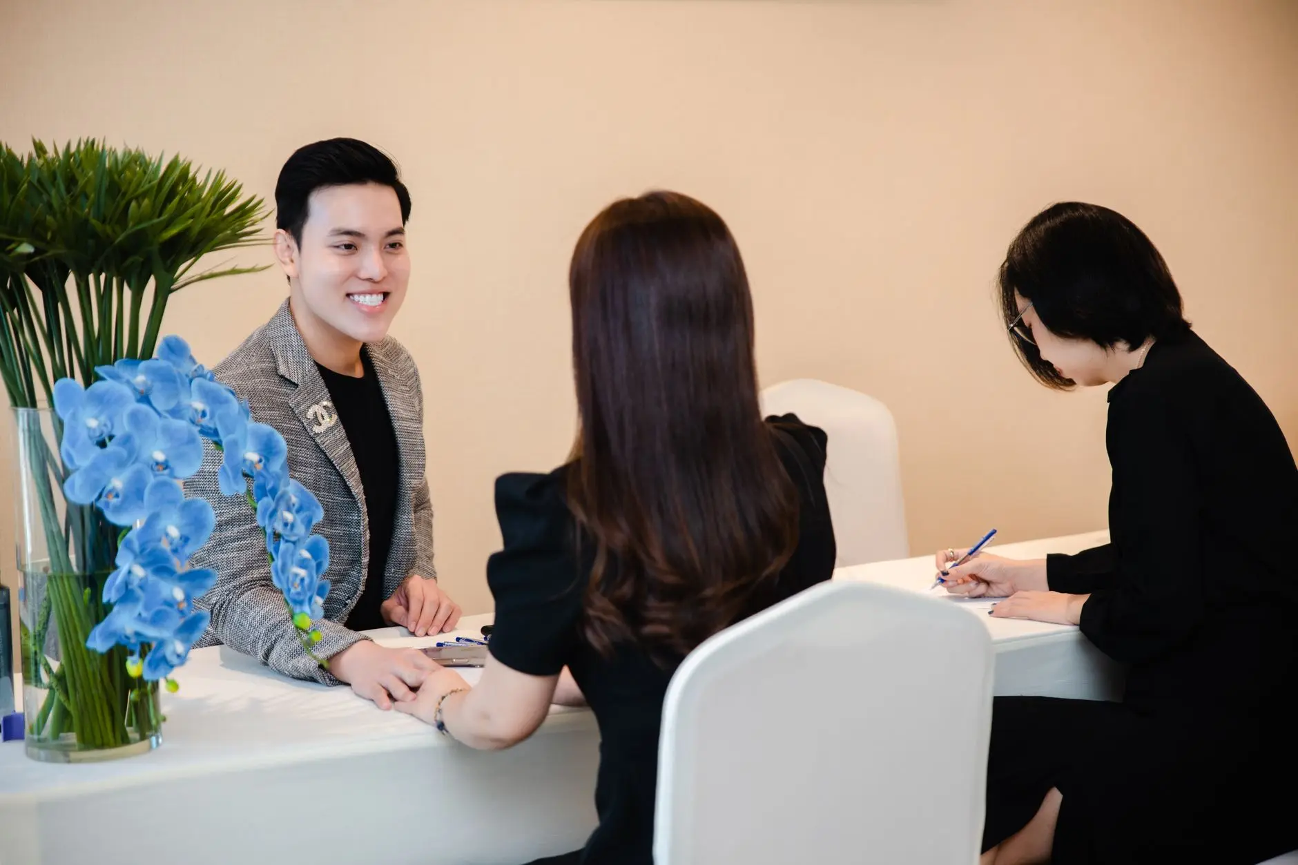 沈阳美发沙龙技术升级：专业发型设计与时尚趋势融合解析