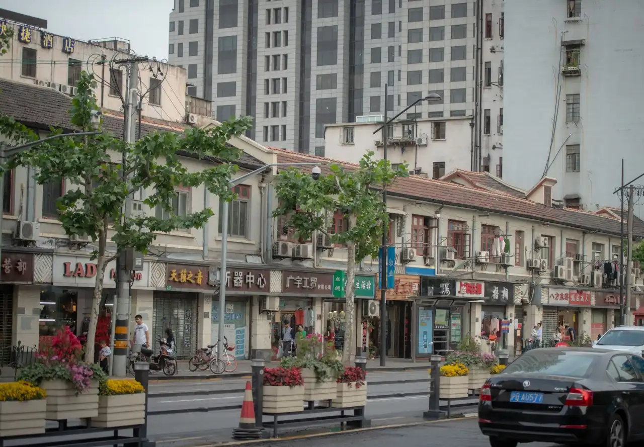 铁西区马克马丁美发店染发与烫发服务方案对比分析