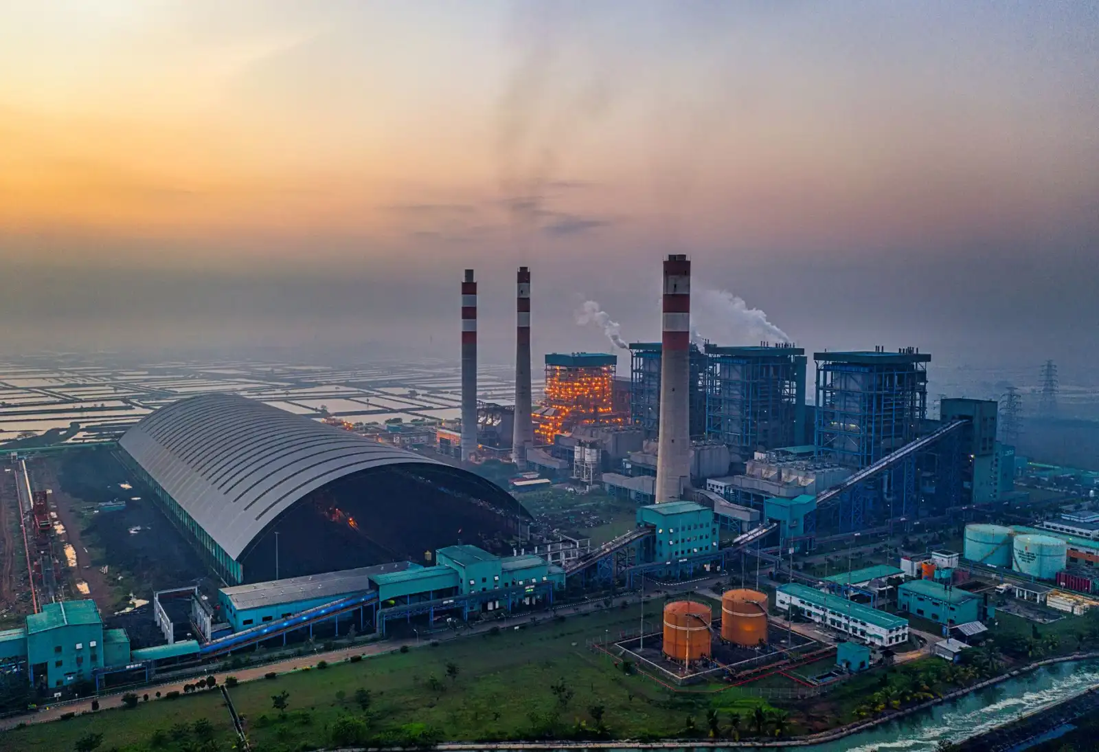 沈阳马克马丁美发沙龙2024年流行发型设计趋势与技术解析