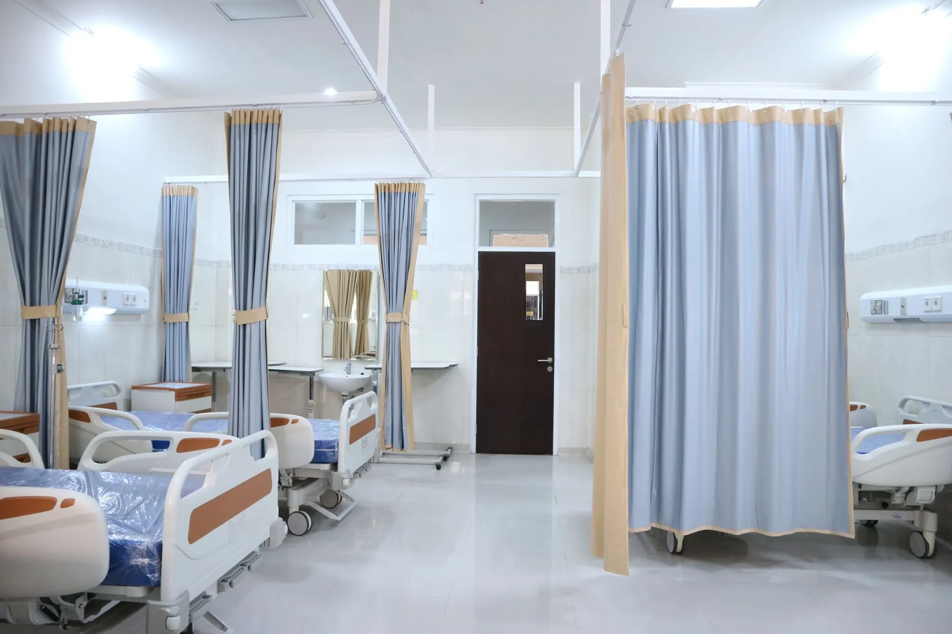 沈阳铁西区马克马丁美发店2024年度热门发型设计趋势解析