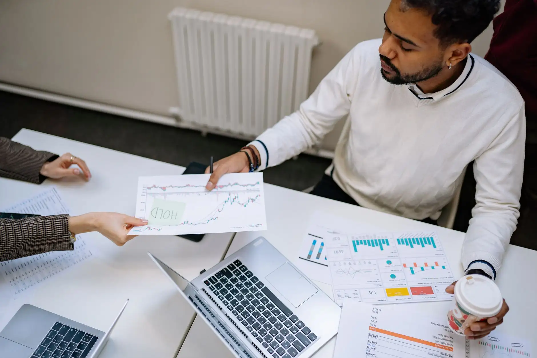 马克马丁美发店造型设计与染发产品技术优势对比分析
