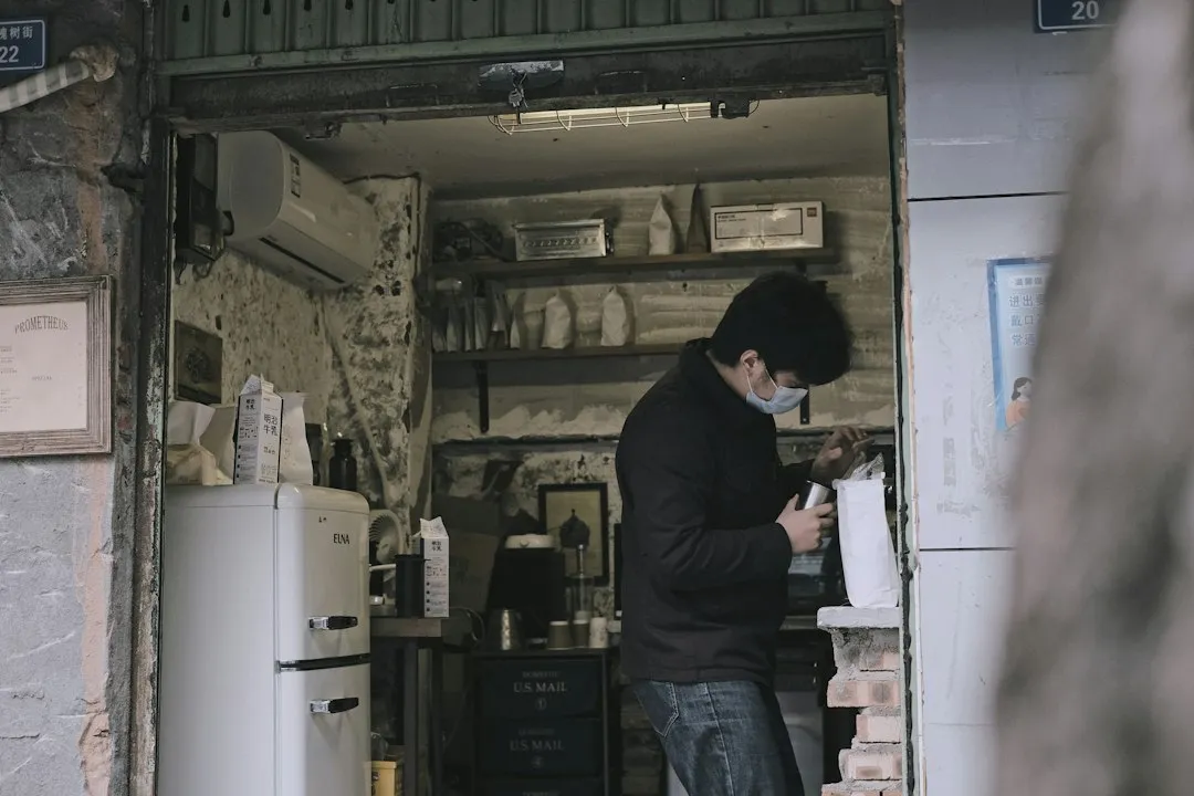 铁西区美发店服务项目对比:马克马丁与本地理发店差异化分析