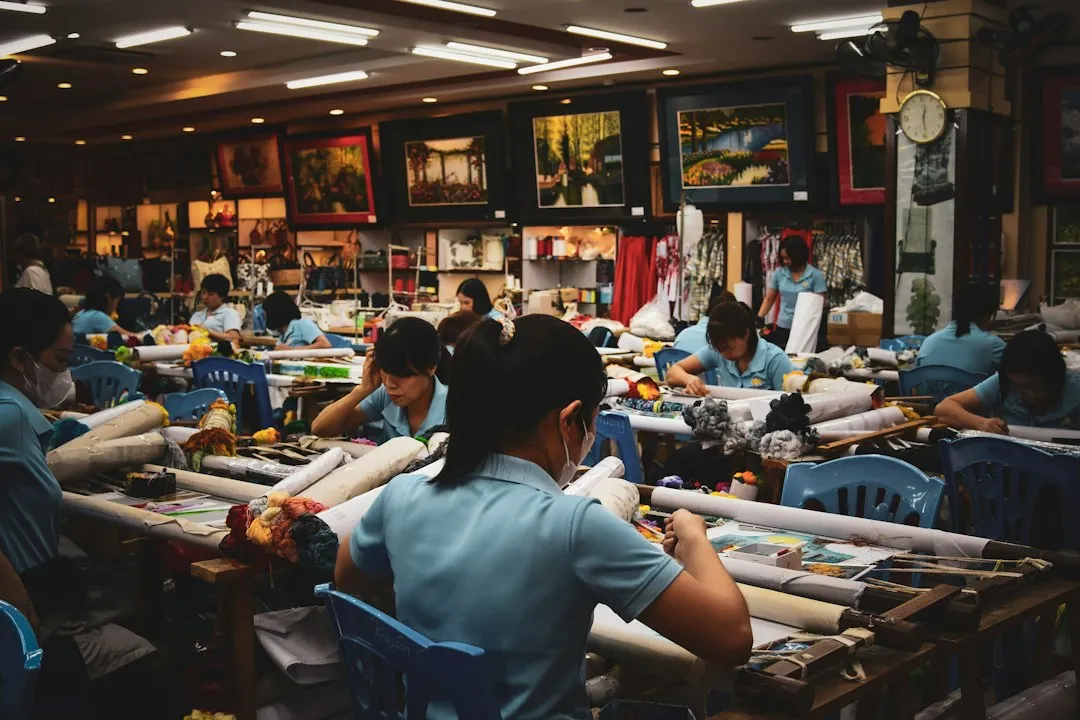 沈阳铁西区美发服务解析：马克马丁美发沙龙如何根据脸型定制发型设计正文配图 1